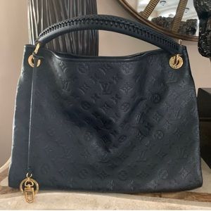 AUTHENTIC Louis Vuitton Artsy MM Monogram Empreinte Black Leather.